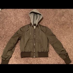 Army green bomber jacket🤍